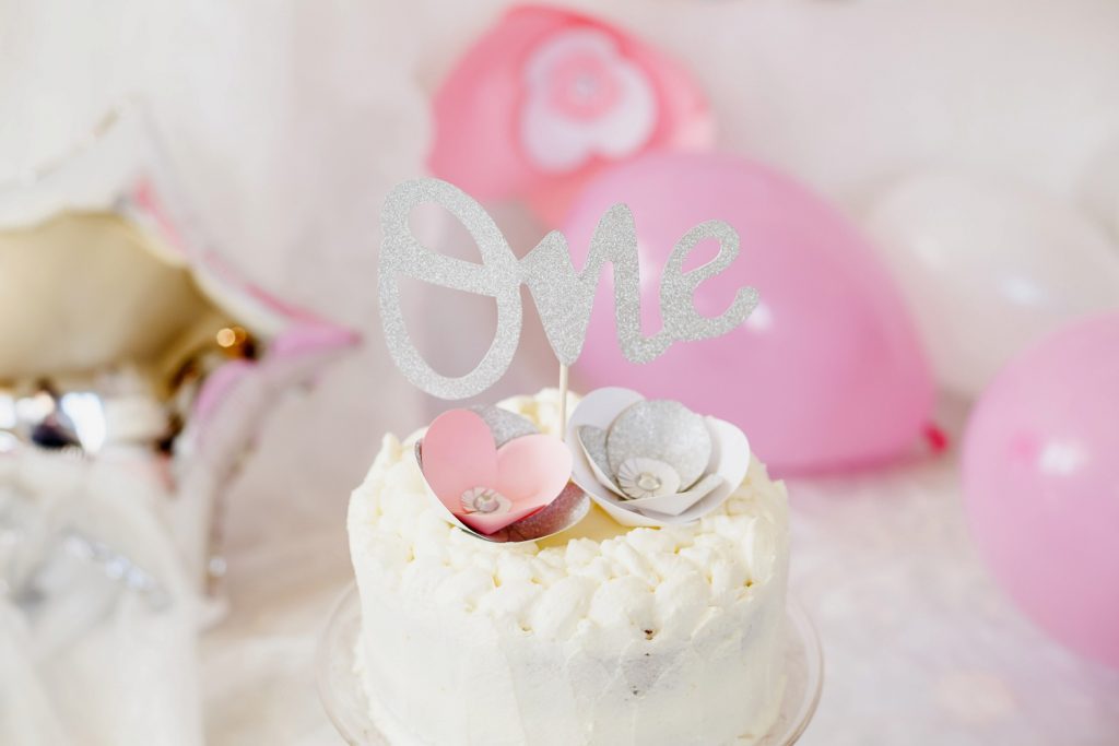 Smash Cake per festeggiare il primo compleanno smash cake festeggiare primo compleanno 0002 1024x683 - Smash Cake per festeggiare il primo compleanno